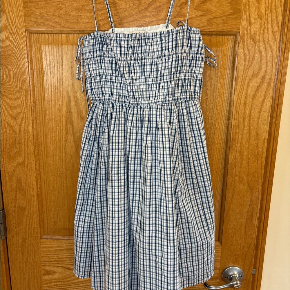 SMALL TALL Abercrombie & Fitch Black and White Smocked Sundress
